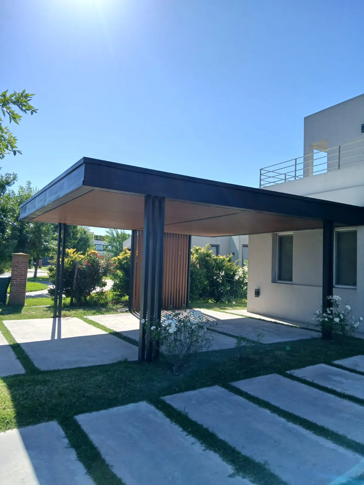 Pérgolas metálicas a medida con instalación incluida
